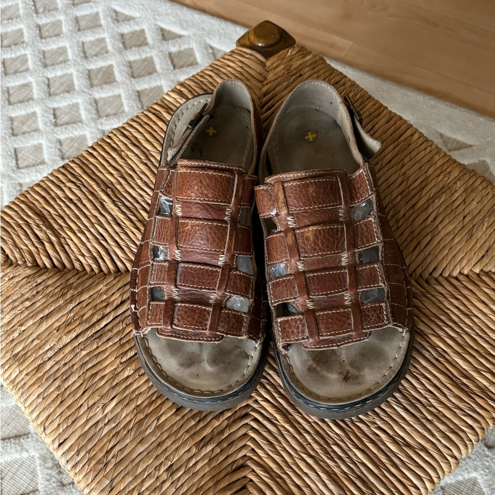Vintage Dr. Martens Chunky Brown Leather
Fisherman Comfort Sandals Size 12 Retro